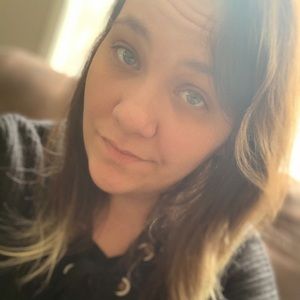 Meet your Posher, Alexis